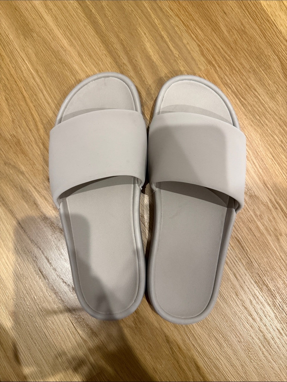 Minimalist Slide Sandals in Light Gray